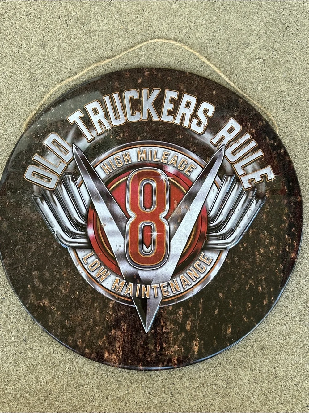 Decorative Vintage Style 'Old Truckers Rule' Round Wall Sign in Brown and Red